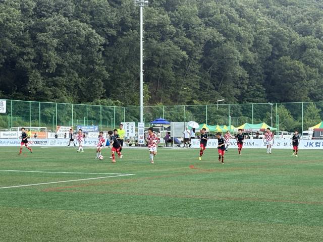 23일 대전 중구 안영생활체육시설단지 내 축구장에서 '2025 일류 경제도시 대전 유소년 축구 페스티벌'이 진행되고 있다. 사진=김세영 기자