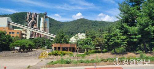 삼척시 신기면 안의리 한라시멘트 신기공장 전경