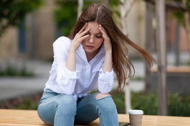 타인에게 "나한테 화났어?" "내가 뭘 잘못했어?" 등의 말을 자주 한다면 ADHD를 의심해볼 수 있다. [사진=게티이미지뱅크]