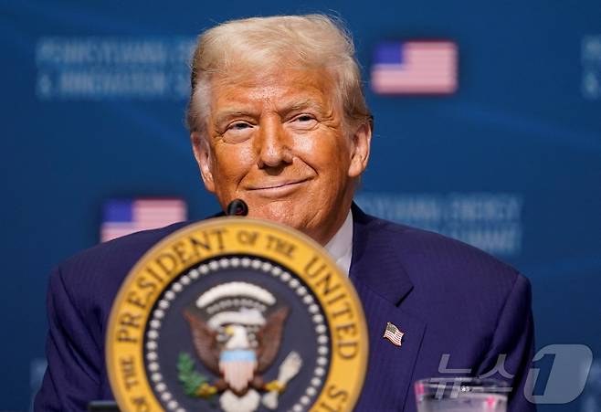 도널드 트럼프 미국 대통령이 15일(현지시간) 미국 펜실베이니아주 피츠버그의 카네기멜론 대학에서 열린 펜실베니아 에너지&혁신 서밋에 참석하고 있다. 2025.07.15 ⓒ 로이터=뉴스1 ⓒ News1 류정민 특파원