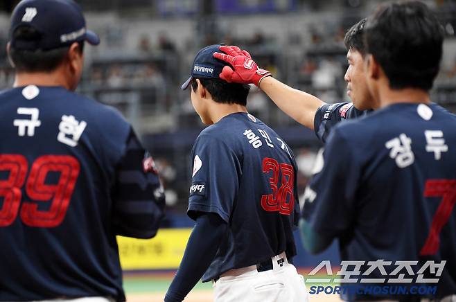 시즌 첫 패전 투수가 된 홍민기, 결과는 아쉽지만 성장을 위한 과정이다.