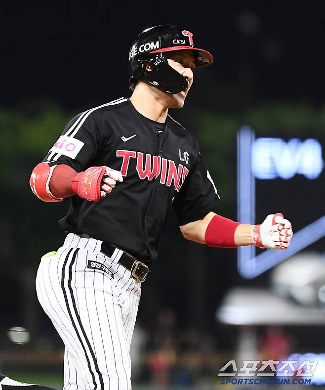 22일 광주 기아 챔피언스필드에서 열린 LG-KIA전. 9회초 1사 1, 2루 박해민이 동점 스리런포를 친 후 환호하고 있다. 광주=정재근 기자 cjg@sportschosun.com/2025.7.22/