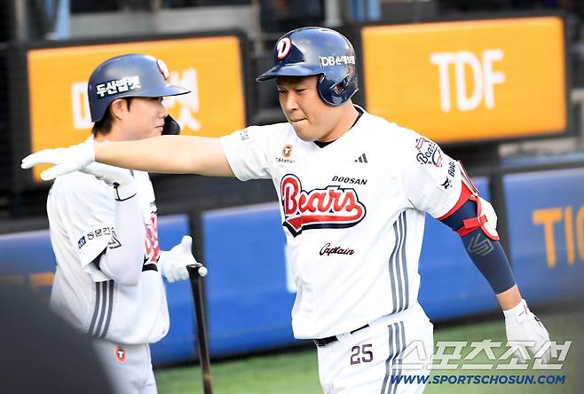 23일 잠실구장에서 열린 두산 베어스와 한화 이글스의 경기. 1회말 1사 두산 양의지가 솔로포를 날린 뒤 환호하고 있다. 잠실=박재만 기자 pjm@sportschosun.com/2025.07.23/