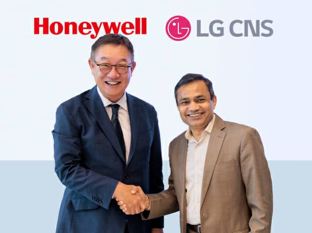 현신균 LG CNS 사장(왼쪽), 프라메시 마헤시와리 하니웰 사장 (사진=LG CNS)