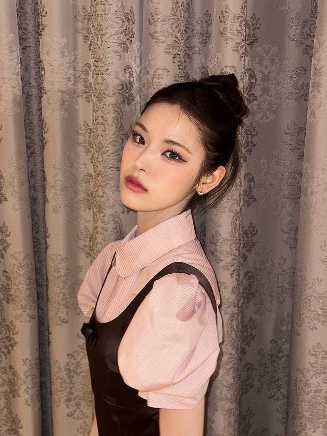 인스타그램 @izna_offcl