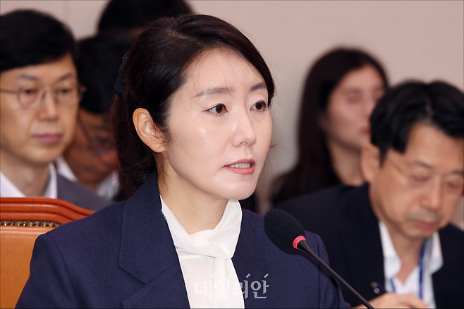 강선우 여성가족부 장관 후보자가 지난 14일 오전 열린 국회 여성가족위원회 강선우 여성가족부 장관 후보자 인사청문회에서 질의에 답변하고 있다. ⓒ데일리안 홍금표 기자