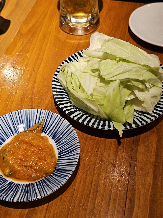 모츠나베에 생맥주 먹고 마셔요.jpg