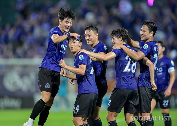 이태희, 김보경, 김정현, 문성우, 권경원(왼쪽부터, FC안양). 서형권 기자