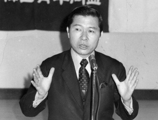 1973년 2월 김대중 전 대통령이 일본 망명 시절 재일 동포 앞에서 강연하고 있는 모습.