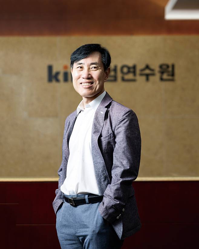 하태경 보험연수원장은 보험 산업과 금융 전반의 전환점으로 ‘AI’와 ‘암호화폐’를 꼽았다. 최영재 기자