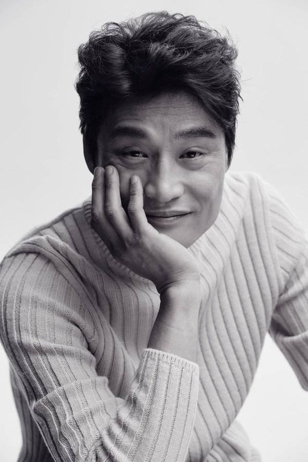 배우 박정학이 복잡한 서사를 지닌 식물학자 역할로 관객들을 찾는다.