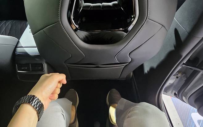 BYD 스포츠 중형 세단 ‘씰’ 2열 무릎공간. 서재근 기자