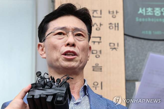 (서울=연합뉴스) 김도훈 기자 = 임성근 전 해병대 1사단장이 2일 서울 서초구에 마련된 이명현 순직해병 특검 사무실에 출석하며 입장을 밝히고 있다. 2025.7.2 [공동취재] superdoo82@yna.co.kr 연합뉴스