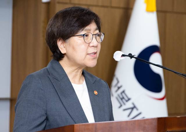 정은경 보건복지부 장관이 22일 정부세종청사에서 열린 취임식에서 취임사를 하고 있다. 사진 제공=보건복지부