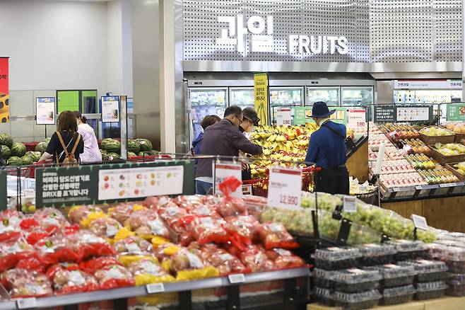 마트의 과일 매대 모습&copy;박정훈 기자