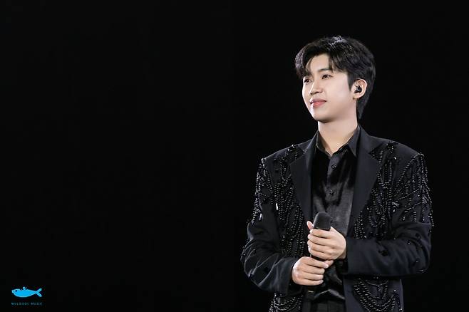 가슴으로 감동 천만뷰..임영웅 '가슴은 알죠' 97번째 천만뷰 달성