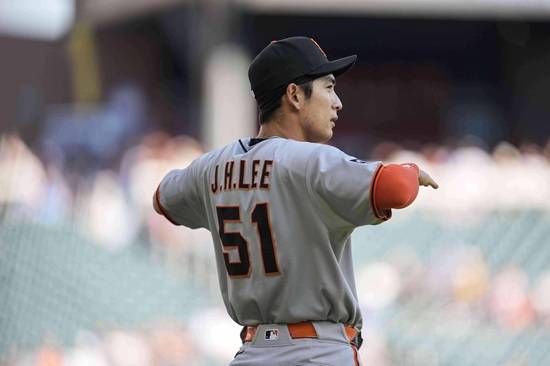 샌프란시스코 자이언츠 이정후는 23일(한국시간) 미국 조지아주 애틀랜타의 트루이스트파크에서 열린 2025 미국 메이저리그(MLB) 애틀랜타 브레이브스와의 원정경기에 1번타자 겸 중견수로 선발 출전, 4타수 무안타 1볼넷을 기록했다. 수비에서는 한 차례 인상적인 모습을 남기며 지난 경기 아쉬움을 만회했다. 연합뉴스