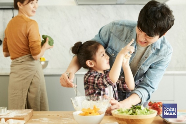 한국인의 남아 선호 비율이 1992년 58%에서 2024년 15%로 크게 줄었다. ⓒ베이비뉴스