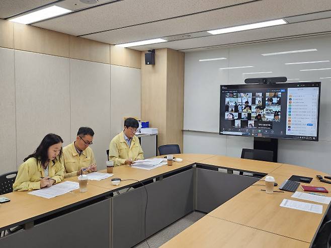 24일 복지부가 개최한 17개 시도 지자체와의 합동 안전관리 회의 모습. (사진=복지부 제공)