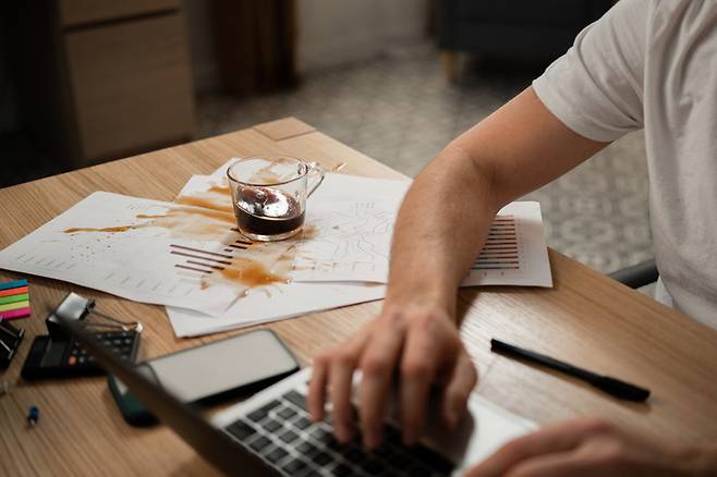 졸릴 때 동작이 굼뜨거나 정확하게 행동하지 못한다고 한다. [사진= 게티이미지뱅크]