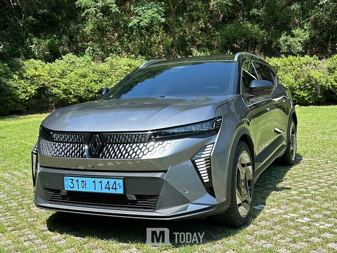 르노 세닉 E-Tech 100% 일렉트릭