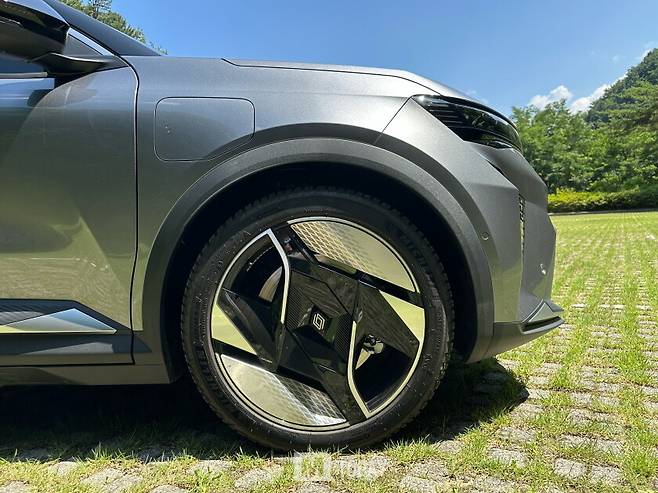 르노 세닉 E-Tech 100% 일렉트릭