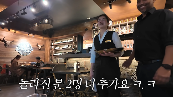 시드니2탄) 스테이크 4kg 전메뉴 시켰더니 호주손님이 욕을..🤣 호주산 스테이크 먹방 12-45 screenshot.png "다 못먹을거 같은데 제대로 주문한거 맞죠?"란 말을 들은 쯔양 표정