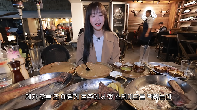 시드니2탄) 스테이크 4kg 전메뉴 시켰더니 호주손님이 욕을..🤣 호주산 스테이크 먹방 13-38 screenshot.png "다 못먹을거 같은데 제대로 주문한거 맞죠?"란 말을 들은 쯔양 표정