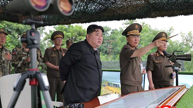 북한 김정은, 포병 사격훈련경기 참관