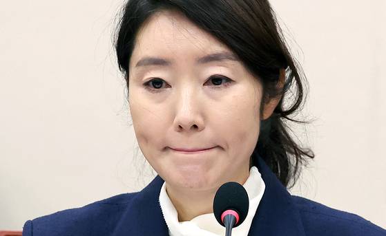 강선우 여성가족부 장관 후보자가 14일 국회 여성가족위원회 전체회의에서 열린 인사청문회에서 의원들 질의를 듣고 있다. 임현동 기자