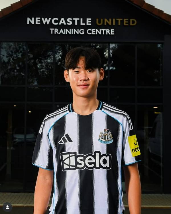 잉글랜드 뉴캐슬 유나이티드에 입단한 18세 박승수. [사진 뉴캐슬]