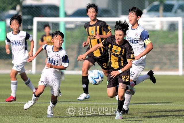 ▲ 24일 평창 진부면민체육공원에서 서울 문래중과 강원 원주SMC축구센터U15의 2025 금강대기 중등 U14 유스컵 예선 8조 2차전이 열렸다. 한규빈 기자