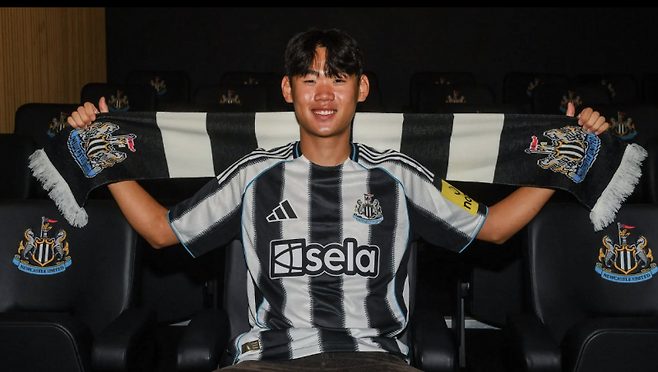 EPL 명문 뉴캐슬 유나이티드에 입단한 박승수. 뉴캐슬 유나이티드 제공
