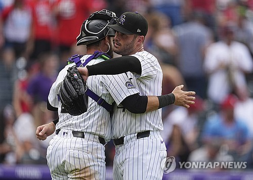 팀 완봉승을 거둔 콜로라도 로키스 배터리. 사진[AP=연합뉴스]