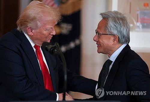 도널드 트럼프 미국 대통령과 젠슨 황 엔비디아 CEO. 로이터 연합