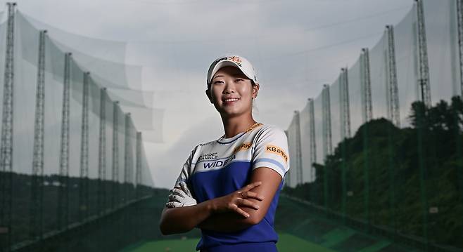 방신실이 경기도 용인시 기흥구 88cc에서 헤럴드경제와 인터뷰에 앞서 포즈를 취하고 있다. 이상섭 기자