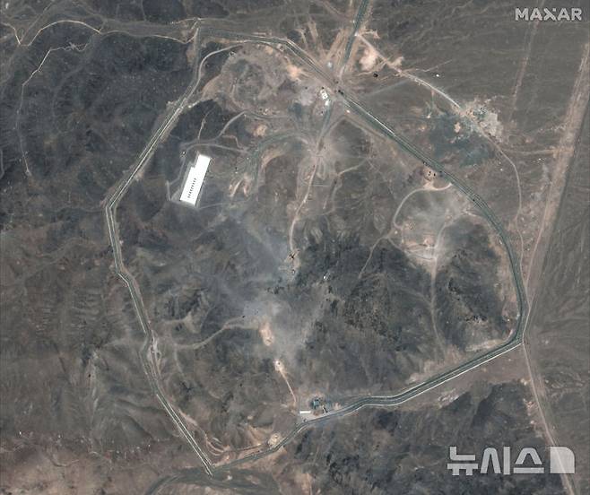 [포르도=AP/뉴시스] 막사르 테크놀로지스가 제공한 위성 사진에 지난 1일(현지 시간) 이란 포르도 농축 시설 전경이 보인다. 2025.07.24.