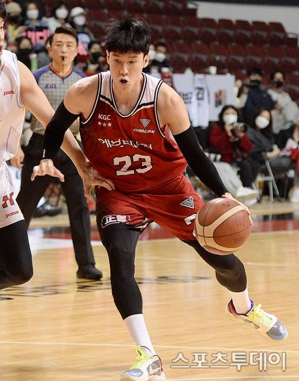 과거 정관장에서 뛰었던 전성현 / 사진=DB