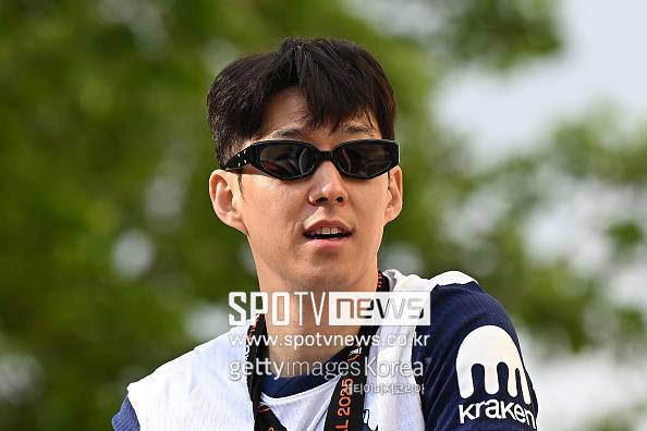 ▲ 유럽 내에서 공신력이 높은 편에 속하는 글로벌 매체 '디 애슬레틱'은 24일(한국시간) "로스엔젤레스FC(LAFC)는 올여름 이적시장에서 토트넘 홋스퍼의 스타 손흥민을 노리고 있다. 손흥민을 향한 LAFC의 관심은 이전에도 보도된 적이 있다. 이제 그들은 손흥민의 영입을 강력히 추진하고 있다. LAFC는 손흥민을 설득할 수 있을 것이라 생각한다"라고 전했다.