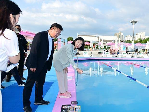 최호정 서울시의장, 한강 수영장 안전점검…"사고예방 최선" [서울시의회 제공. 재판매 및 DB 금지]