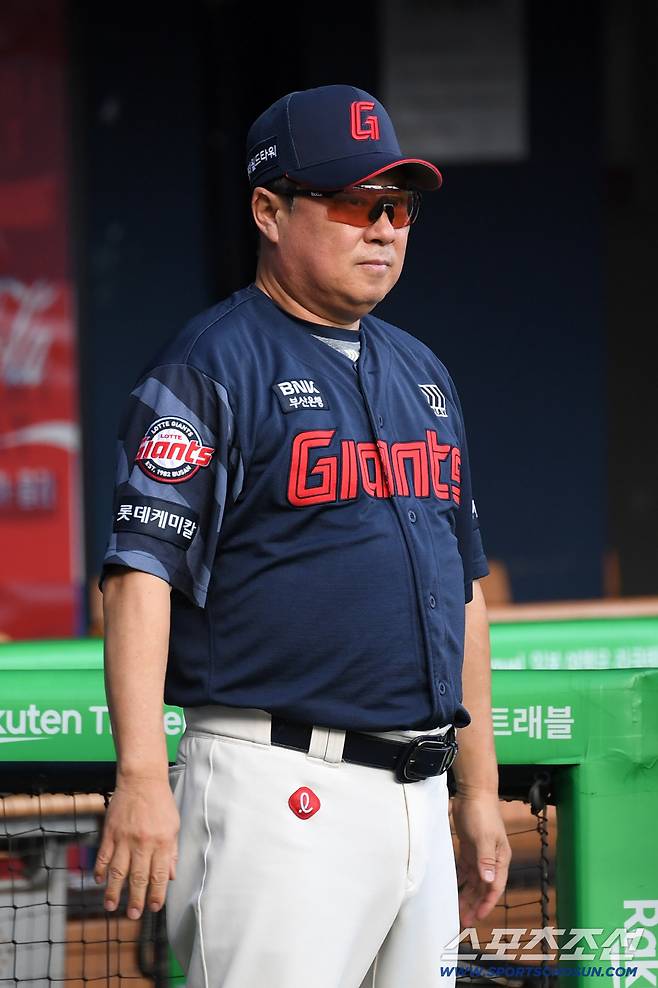 20일 잠실구장에서 열린 LG 트윈스와 롯데 자이언츠의 경기. 롯데 김태형 감독이 경기를 준비하고 있다. 잠실=박재만 기자 pjm@sportschosun.com/2025.07.20/