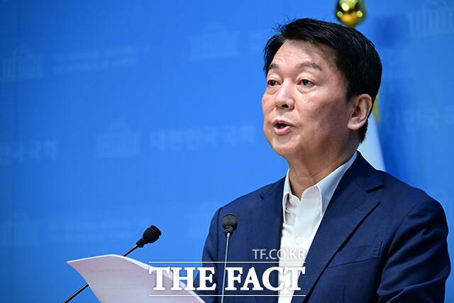안철수 국민의힘 의원이 25일 SNS에 대통령실을 향해 "보수 시사 유튜버도 출입을 허용하라"고 했다. /남윤호 기자