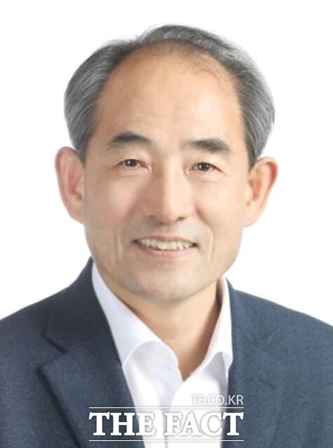 윤준병 의원이 법률소비자연맹이 선정한 '제22대 국회 1차년도 대한민국 헌정대상'을 수상하면서 5년 연속 수상이라는 영예를 안았다. /윤준병 의원실
