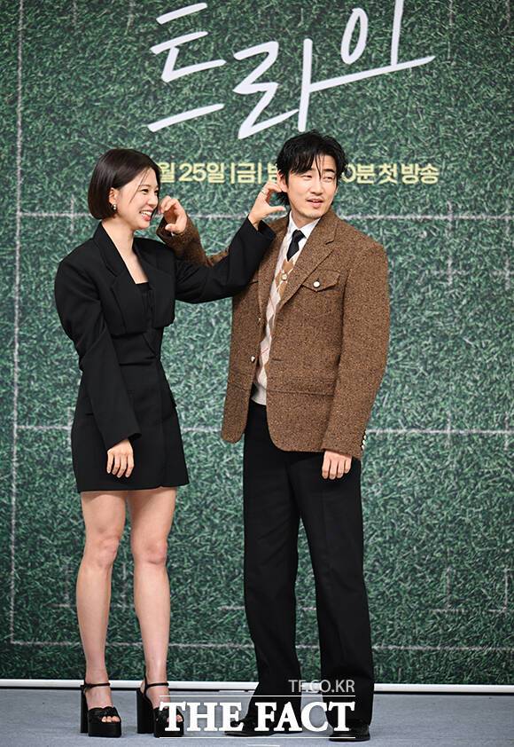 윤계상, 사회자 박경림의 볼하트 요구에 "이렇게 하는 거 맞아!?"