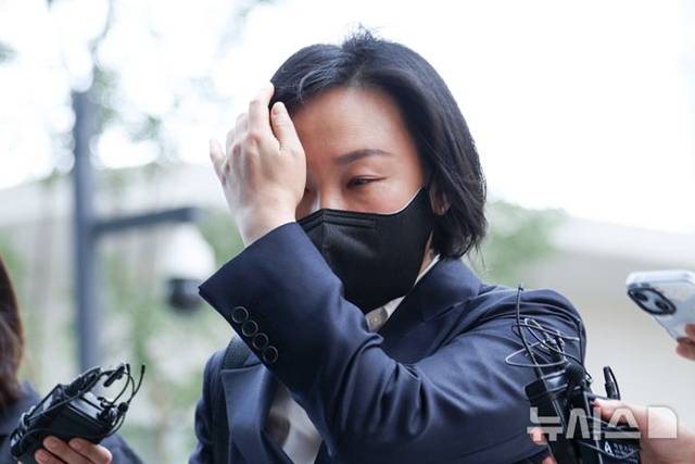 유 전 행정관(사진)은 김 여사가 운영한 코바나컨텐츠에서 일했던 직원으로 건진법사 전성배 씨의 휴대전화에 '건희2'라고 저장된 연락처의 실제 사용자로도 전해진다. /뉴시스