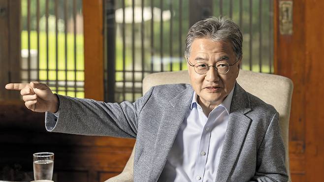 2025년 7월 24일 서울 미국대사관저. 조솁 윤 주한 미 대사 대리가 본지와 인터뷰를 갖고 있다. /김지호 기자