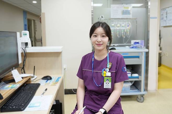퇴근길에 병원 앞에서 쓰러진 환자를 심폐소생술로 구한 동아대병원 박지윤 간호사. 동아대병원 제공