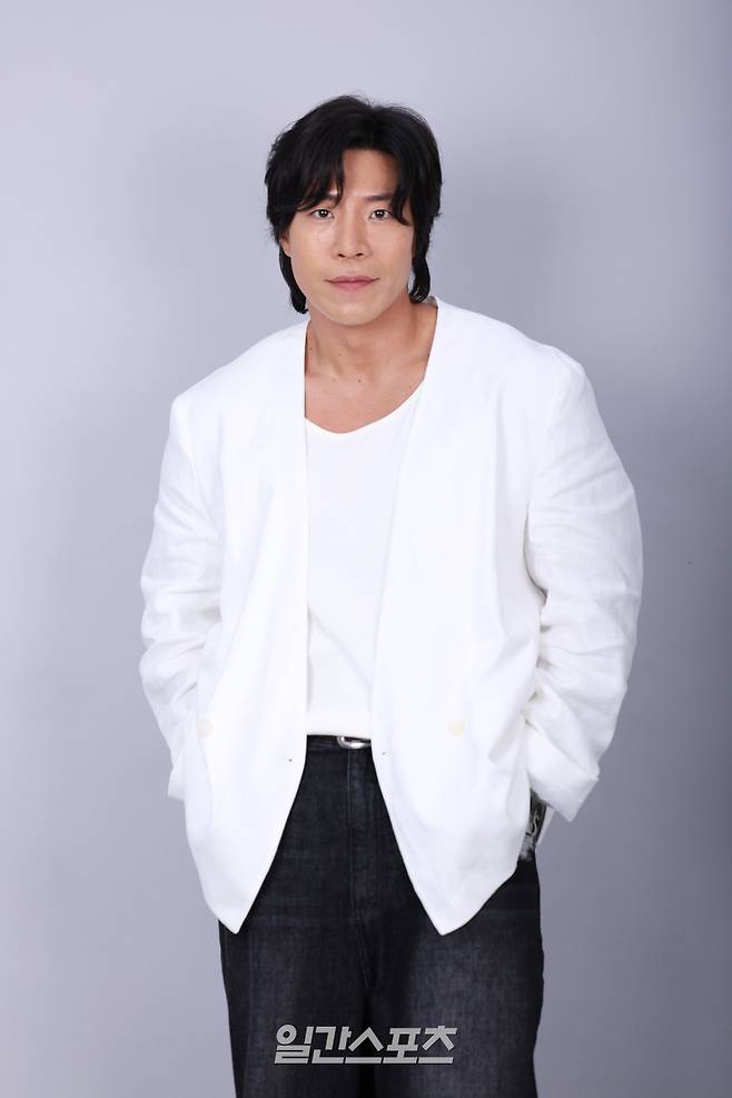 배우 태원석이 17일 오후 서울 중구 순화동 KG타워에서 진행된 일간스포츠와의 인터뷰에 앞서 포즈를 취하고 있다. 서병수 기자 qudtn@edaily.co.kr /2025.07.17/