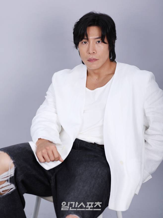 배우 태원석이 17일 오후 서울 중구 순화동 KG타워에서 진행된 일간스포츠와의 인터뷰에 앞서 포즈를 취하고 있다. 서병수 기자 qudtn@edaily.co.kr /2025.07.17/