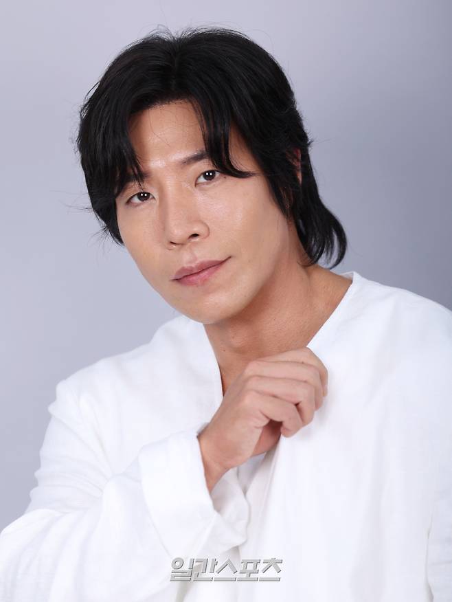 배우 태원석이 17일 오후 서울 중구 순화동 KG타워에서 진행된 일간스포츠와의 인터뷰에 앞서 포즈를 취하고 있다. 서병수 기자 qudtn@edaily.co.kr /2025.07.17/